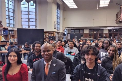 Emanuel Chris Welch, Speaker of the Illinois House of Representatives, recently spoke to Proviso students in the library. Welch is a Democrat from Hillside and a Proviso West graduate. (Submitted photo)
